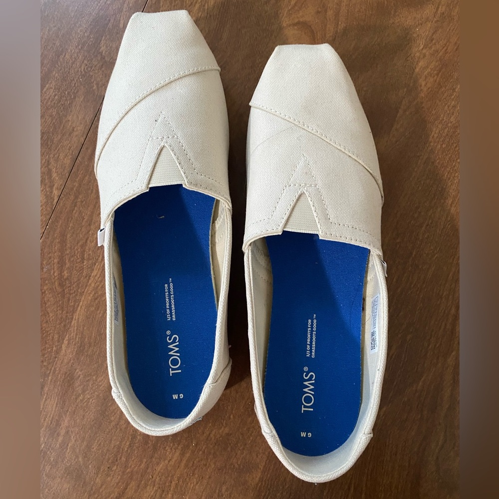 Toms Alpargata Color changing slips on shoes, women’s size 9